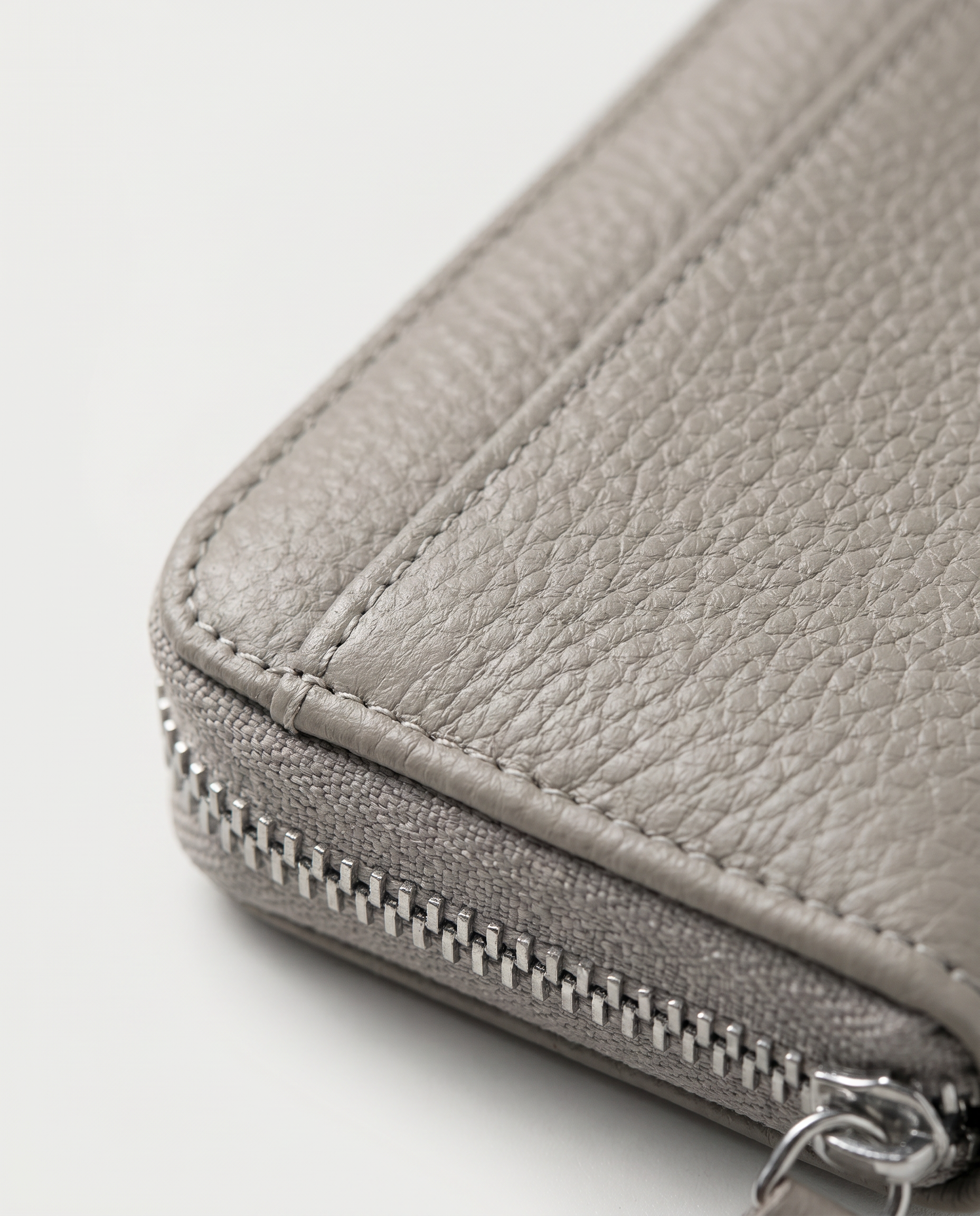 RFID Leather Card Wallet in gray — leather grain detail, RABUKO