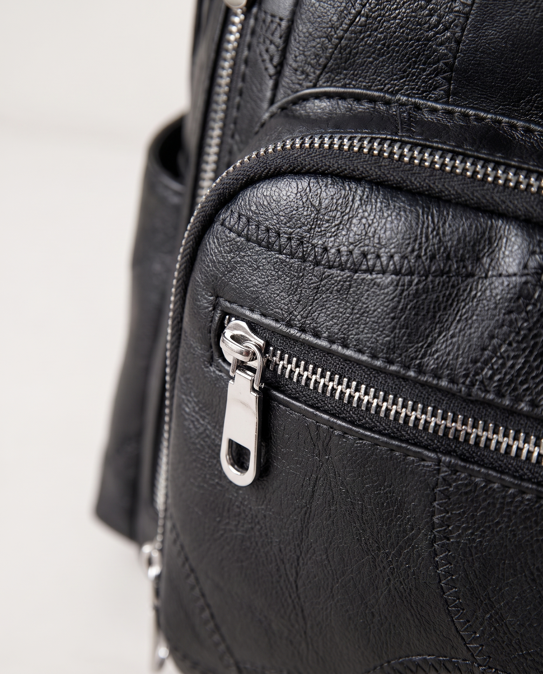 Retro Shoulder Bag in black — texture detail, RABUKO