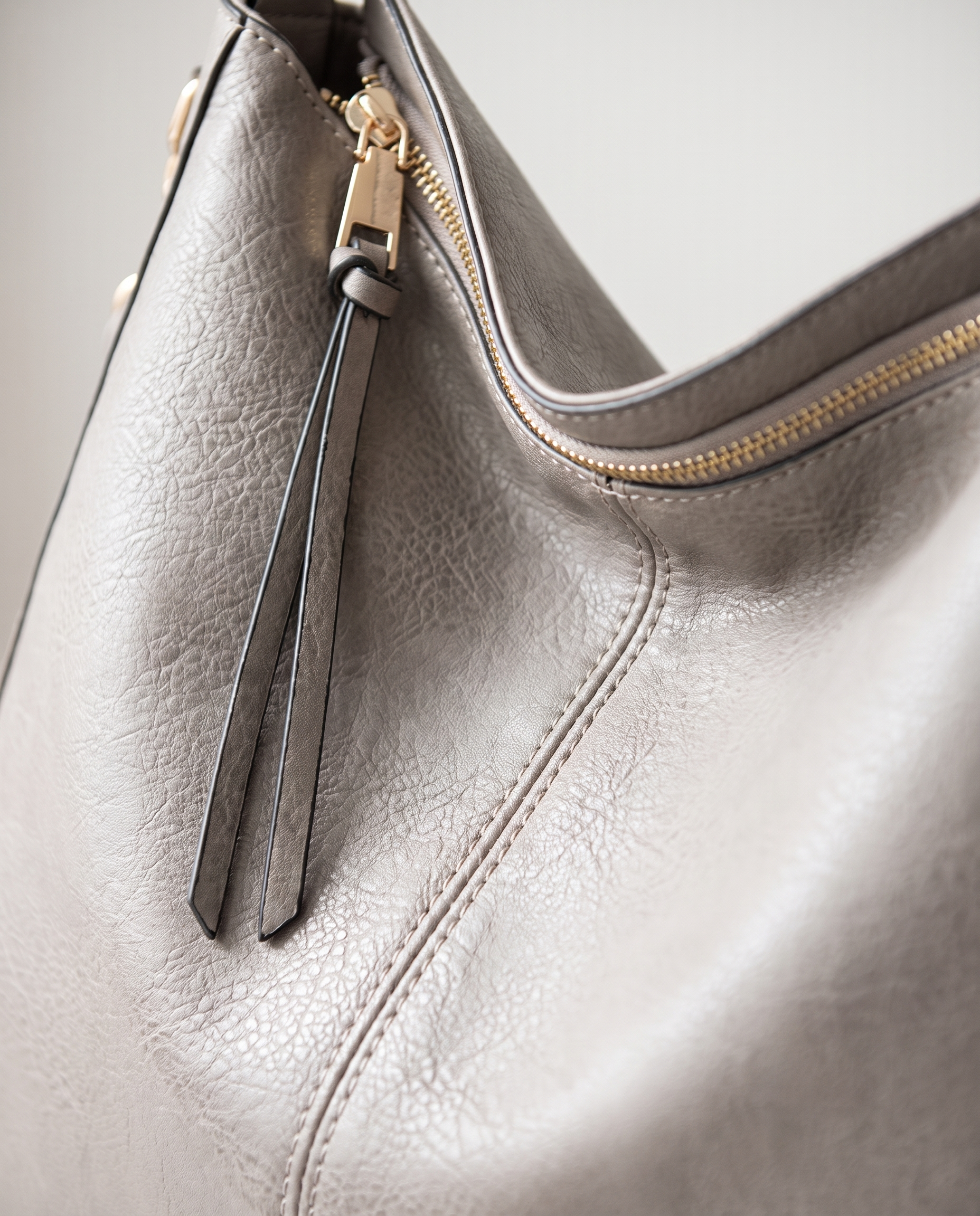 Hobo shoulder bag in light grey — texture detail, RABUKO