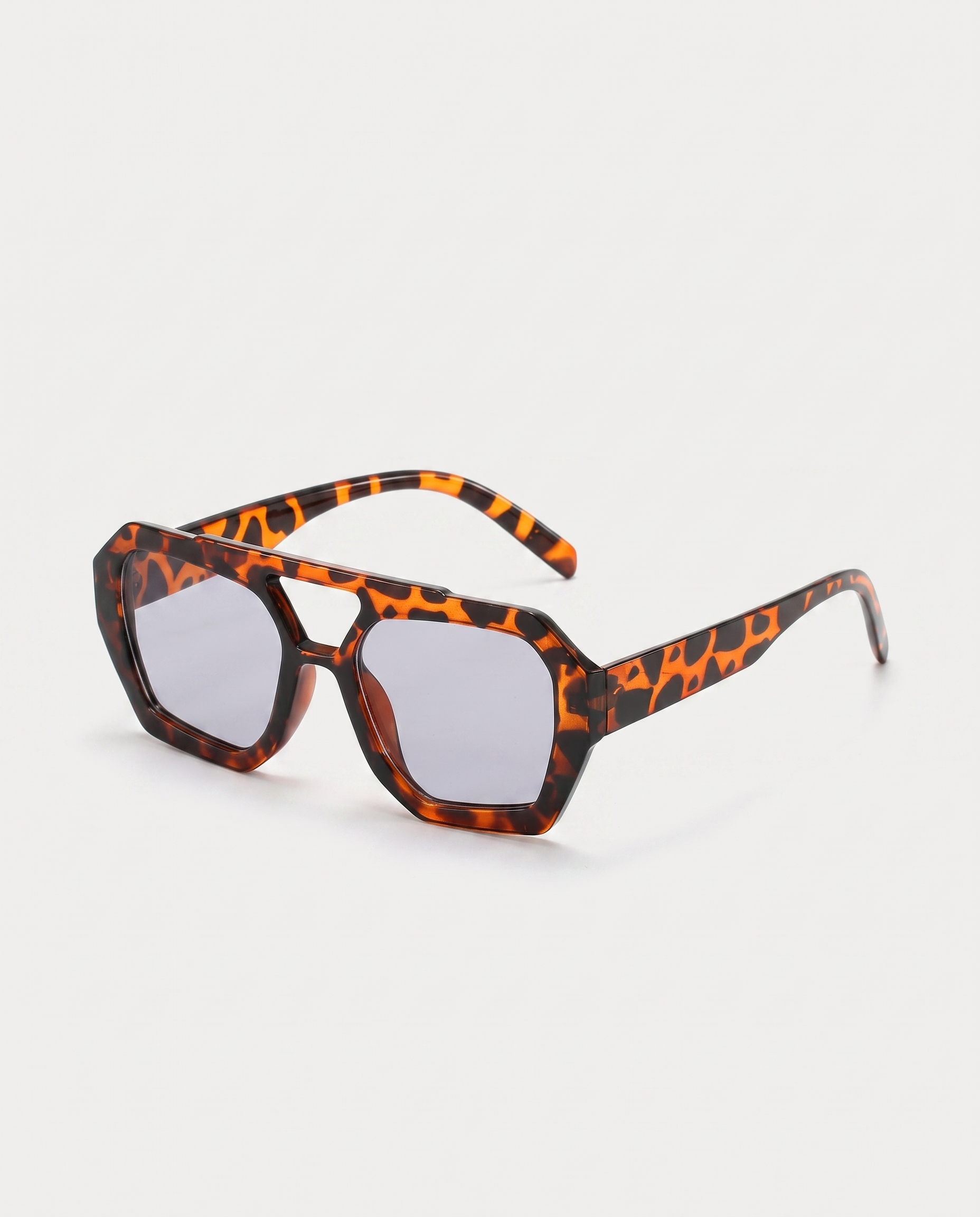 Big frame sunglasses C1 — three-quarter view, RABUKO