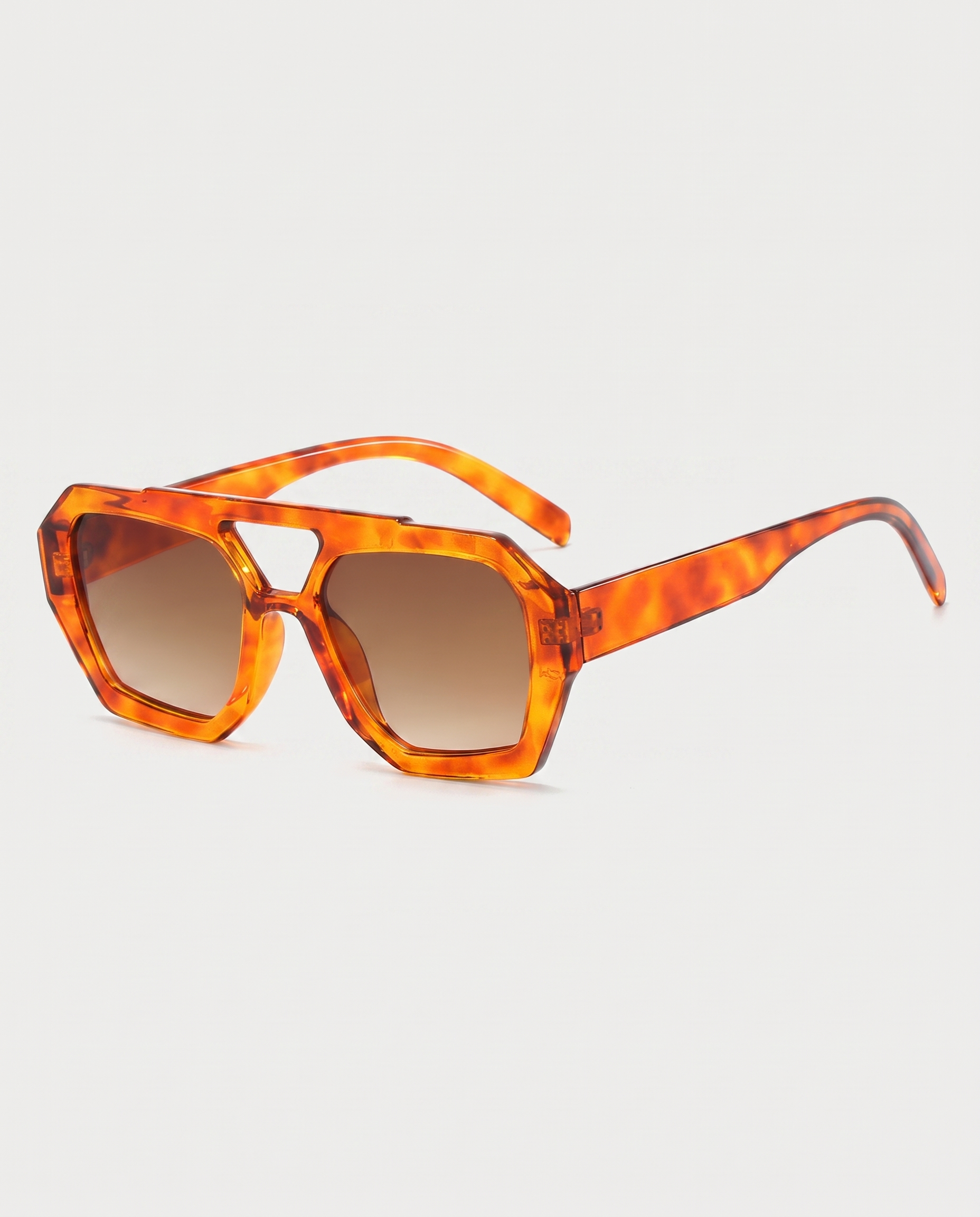 Big frame sunglasses C2 — three-quarter view, RABUKO