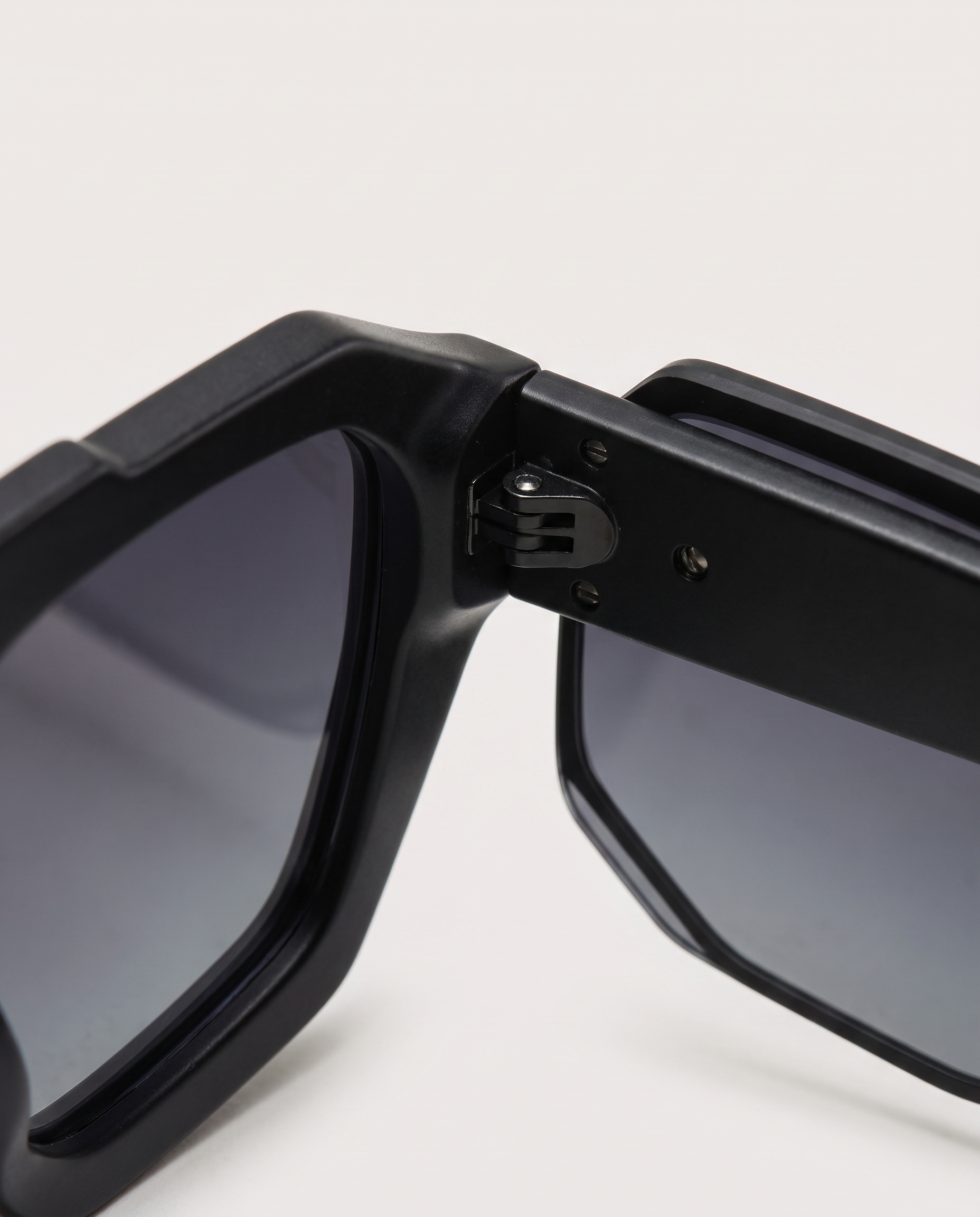 Big frame sunglasses C3 — frame detail, RABUKO