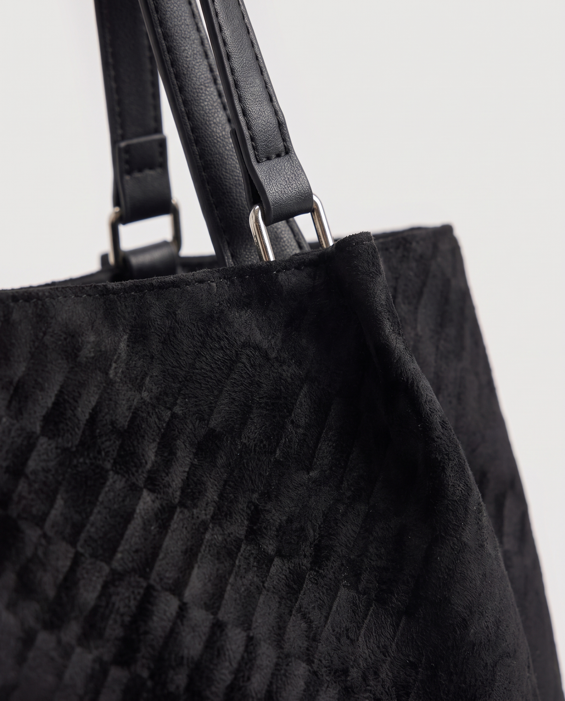 Casual shopper tote in black — texture detail, RABUKO
